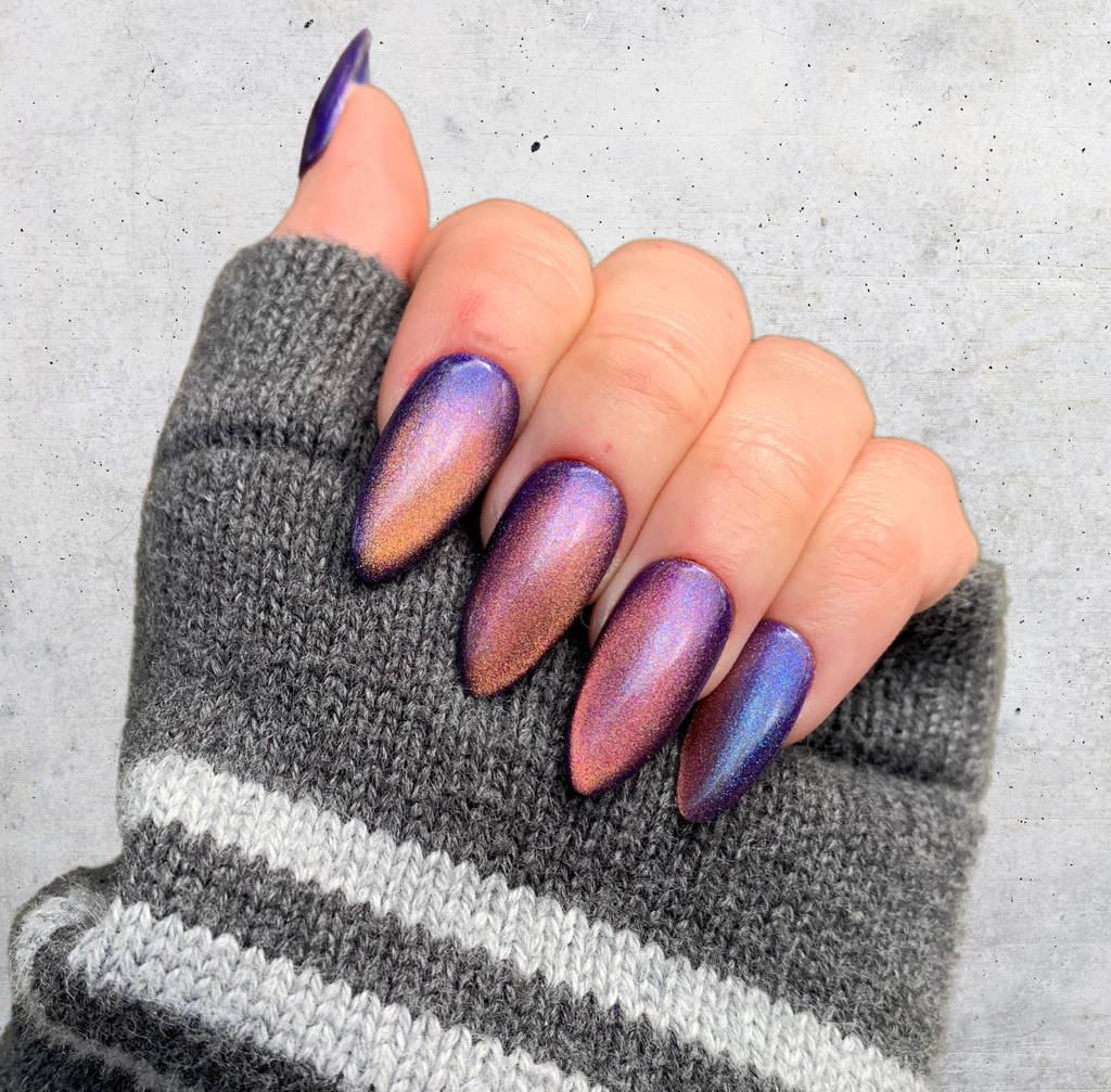 PURPLE ORANGE CATSEYE NAILS
